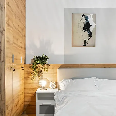 Luxor Studio Old City * Бухарест